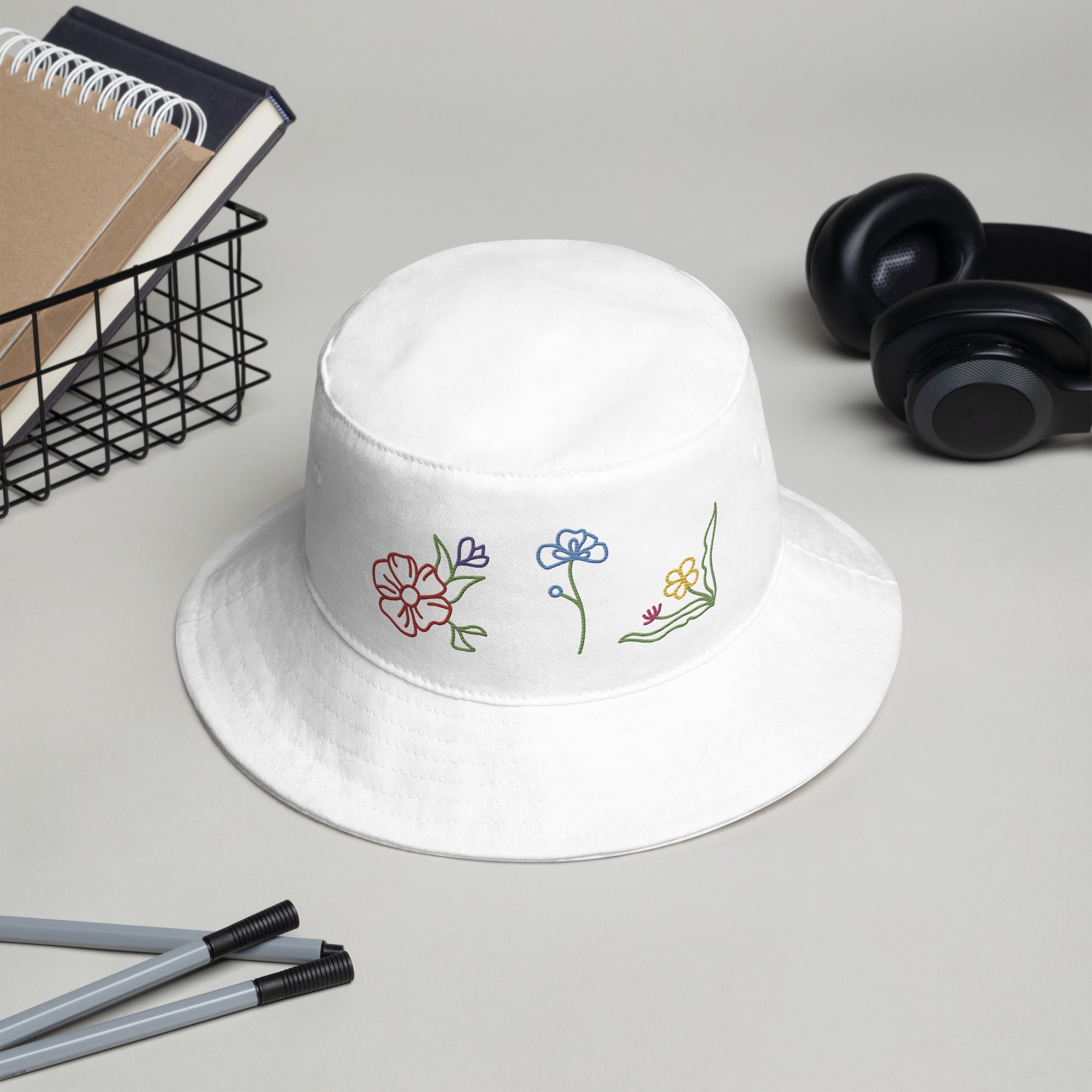 tsgabrielle® • TransFLOWer • Bucket Hat • White • 100% Cotton •